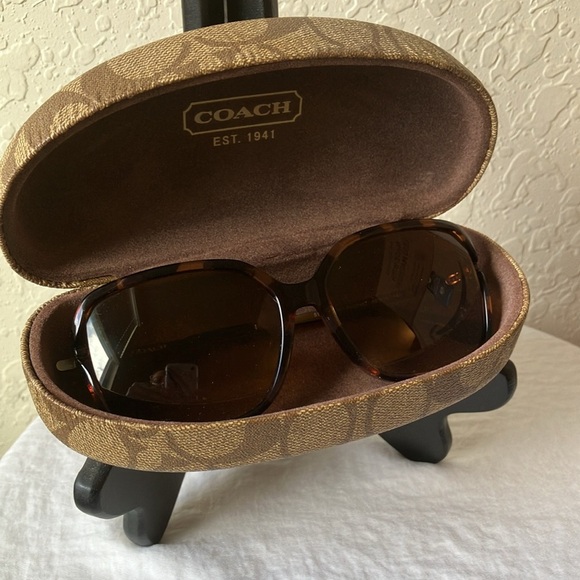 Coach: Dark Tortoise(C6190) Sunglasses- Gradient lens- with case-small scratches - Picture 12 of 16